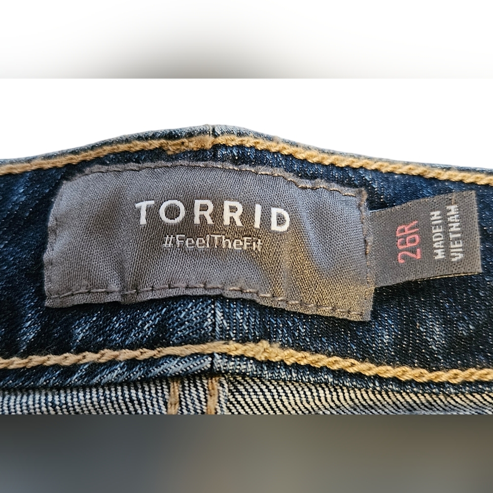 TORRID Feel The Fit Jeans Women's Size 26R - Picture 3 of 6